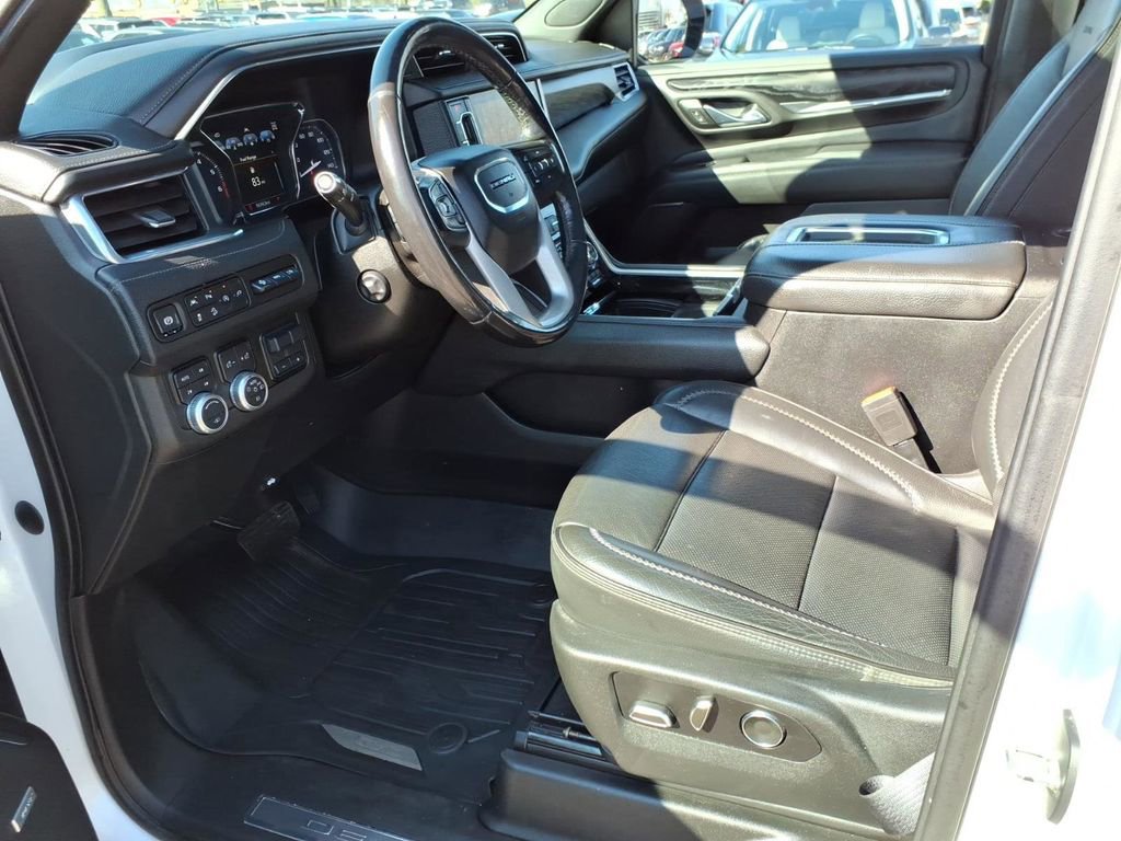 Used 2021 GMC Yukon XL Denali w/ Denali Ultimate Package image 10