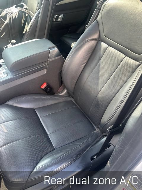 Used 2020 Land Rover Discovery Landmark AWD/4WD image 10