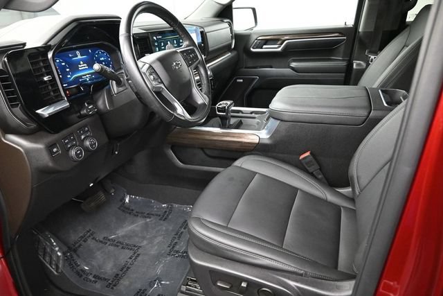 Used 2025 Chevrolet Silverado 1500 RST AWD/4WD image 21