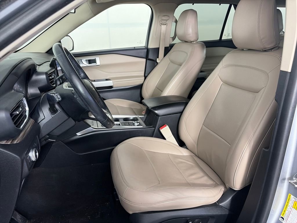 Used 2022 Ford Explorer Limited image 11
