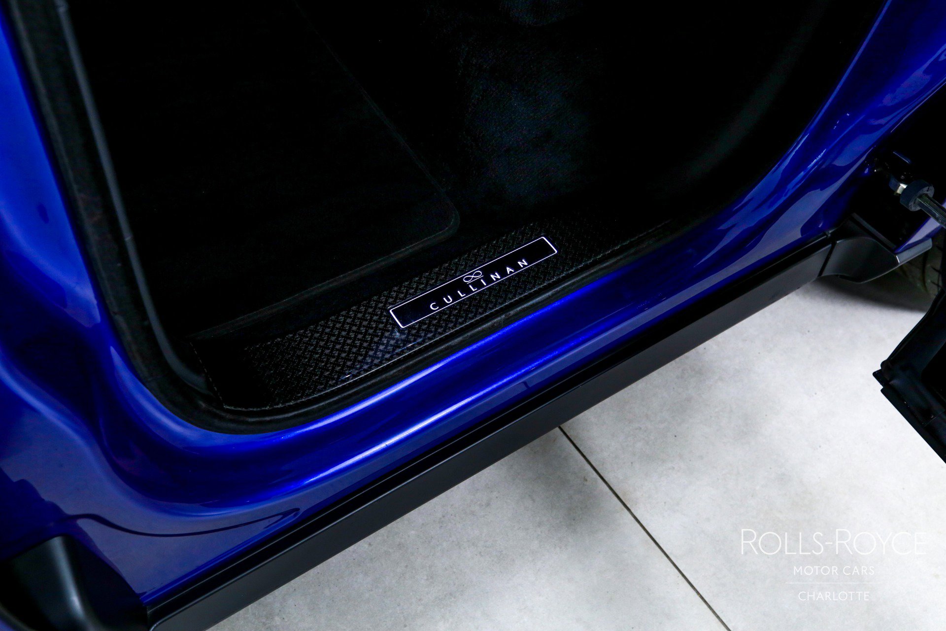 Used 2021 Rolls-Royce Cullinan Black Badge image 21