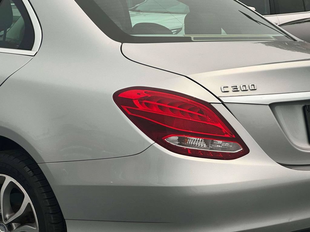 Used 2016 Mercedes-Benz C 300 4MATIC Sedan image 9