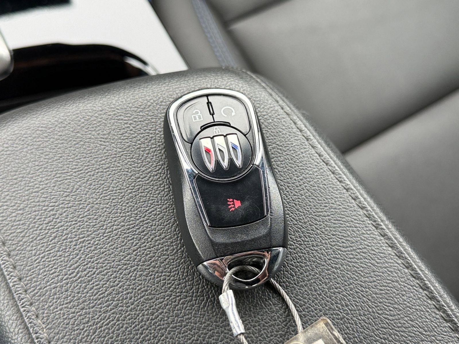 Used 2025 Buick Envista Sport Touring image 22