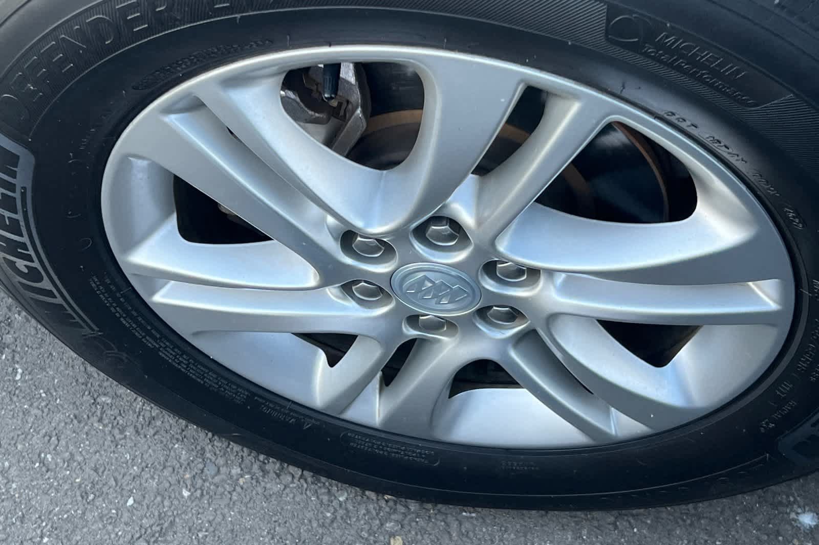 Used 2019 Buick Enclave Essence FWD image 10