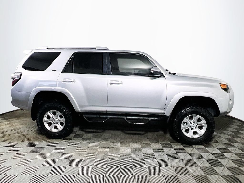 Used 2015 Toyota 4Runner SR5 AWD/4WD image 8