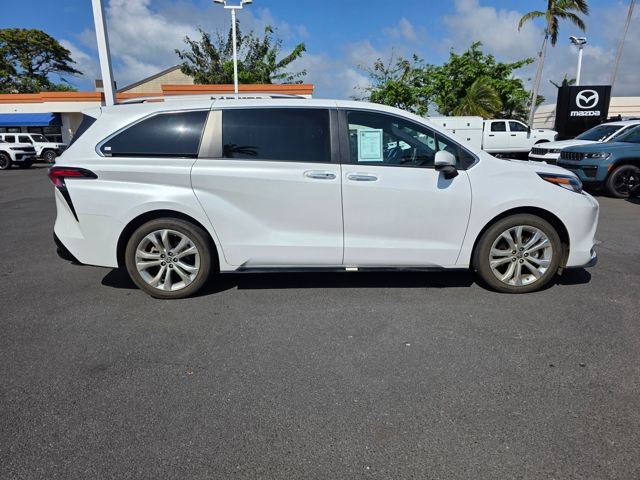 Used 2023 Toyota Sienna Platinum FWD image 8