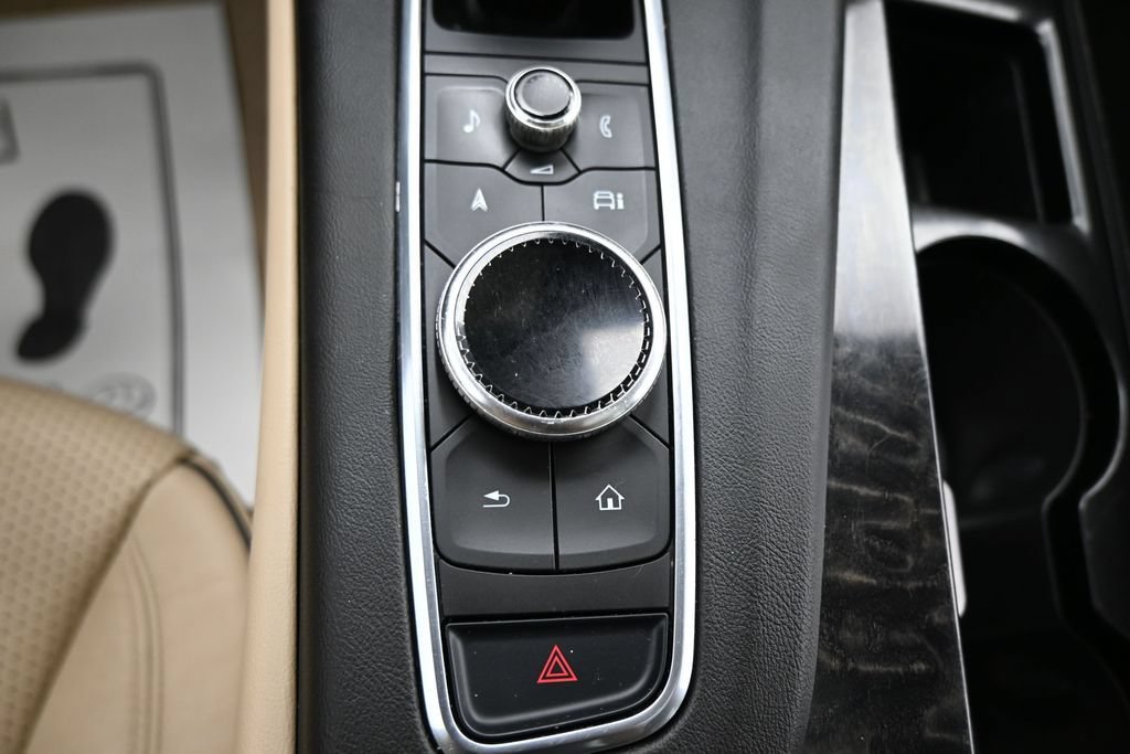 Used 2023 Cadillac Escalade Premium Luxury AWD/4WD image 26