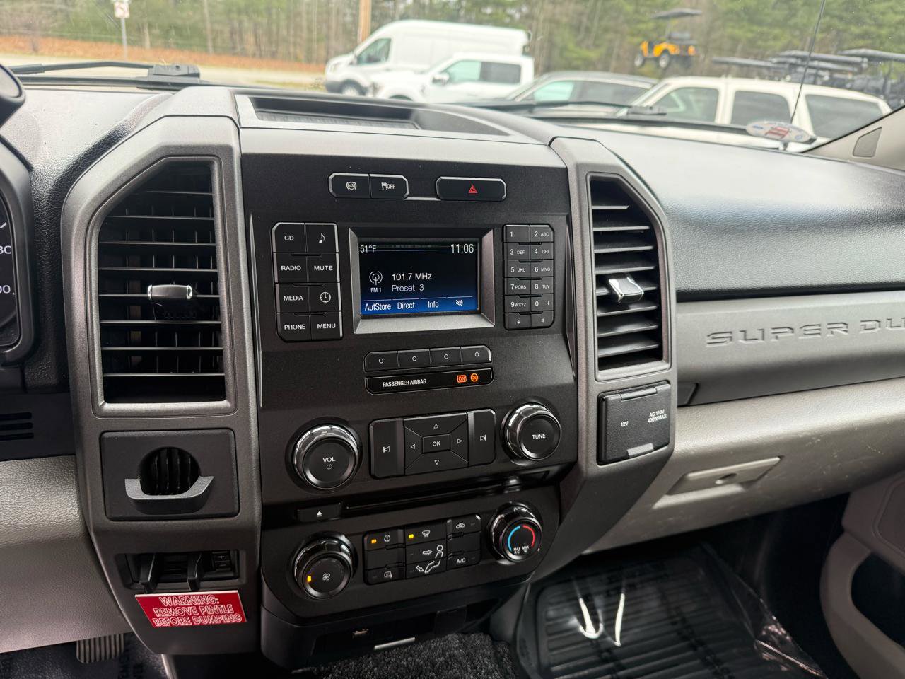 Used 2017 Ford F550 4x4 SuperCab Super Duty image 32