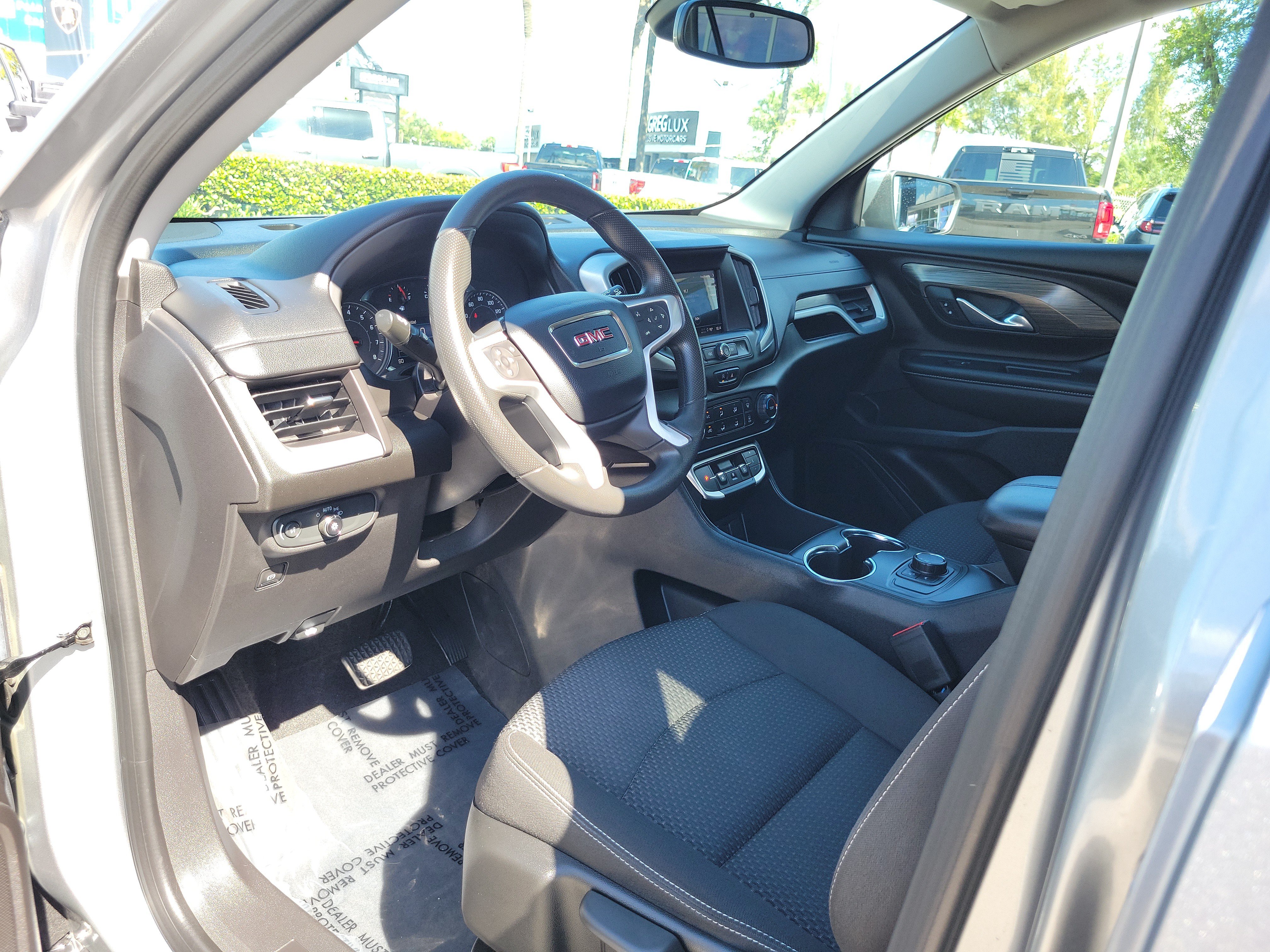 Used 2024 GMC Terrain SLE FWD image 9