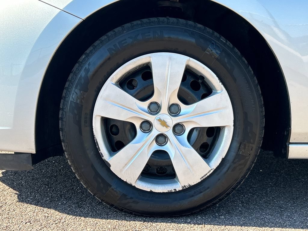 Used 2018 Chevrolet Cruze LS FWD image 21