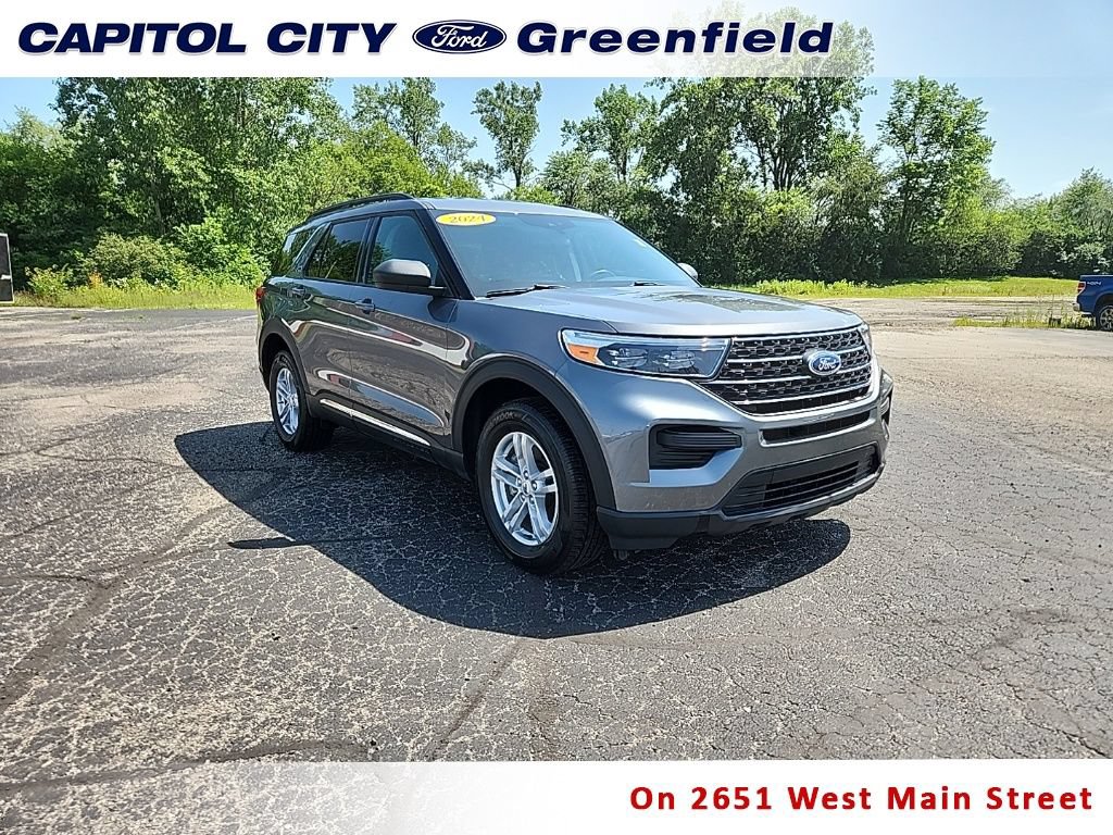 Used 2024 Ford Explorer XLT AWD/4WD image 1