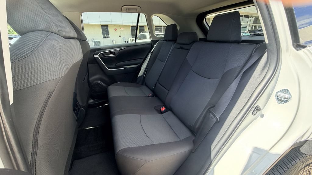 Used 2025 Toyota RAV4 XLE FWD image 20