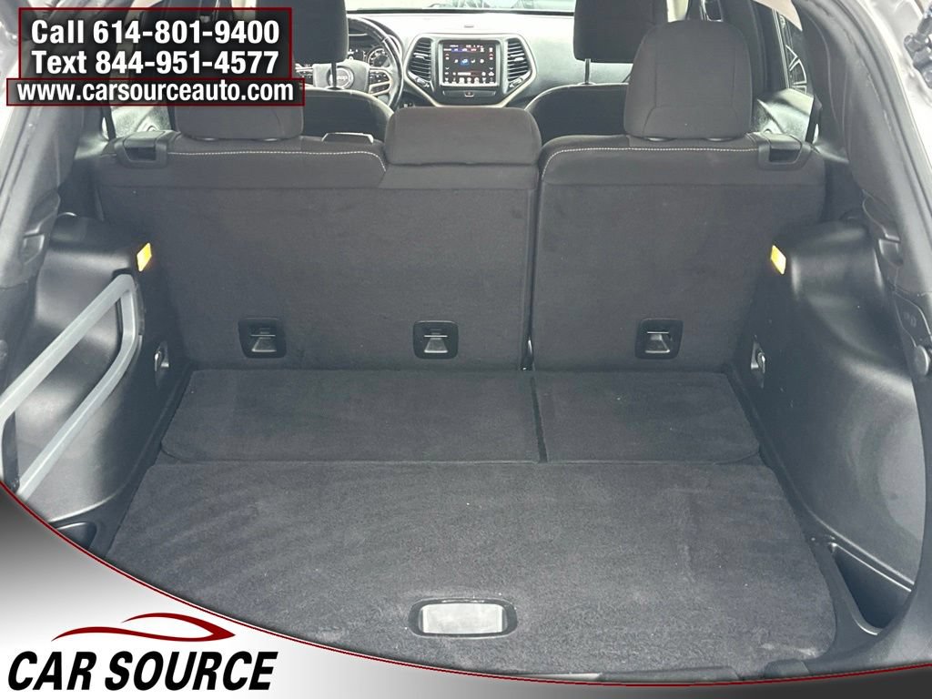 Used 2017 Jeep Cherokee Latitude w/ Comfort/Convenience Group AWD/4WD image 9