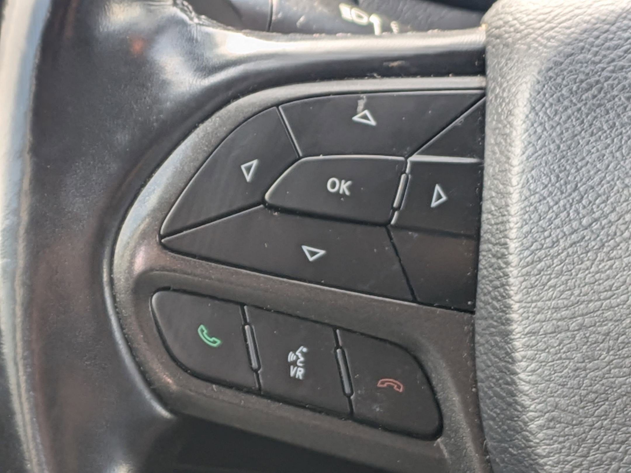 Used 2021 Jeep Cherokee Trailhawk image 17