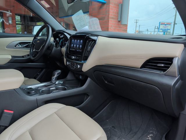 Used 2022 Chevrolet Traverse LT AWD/4WD image 32