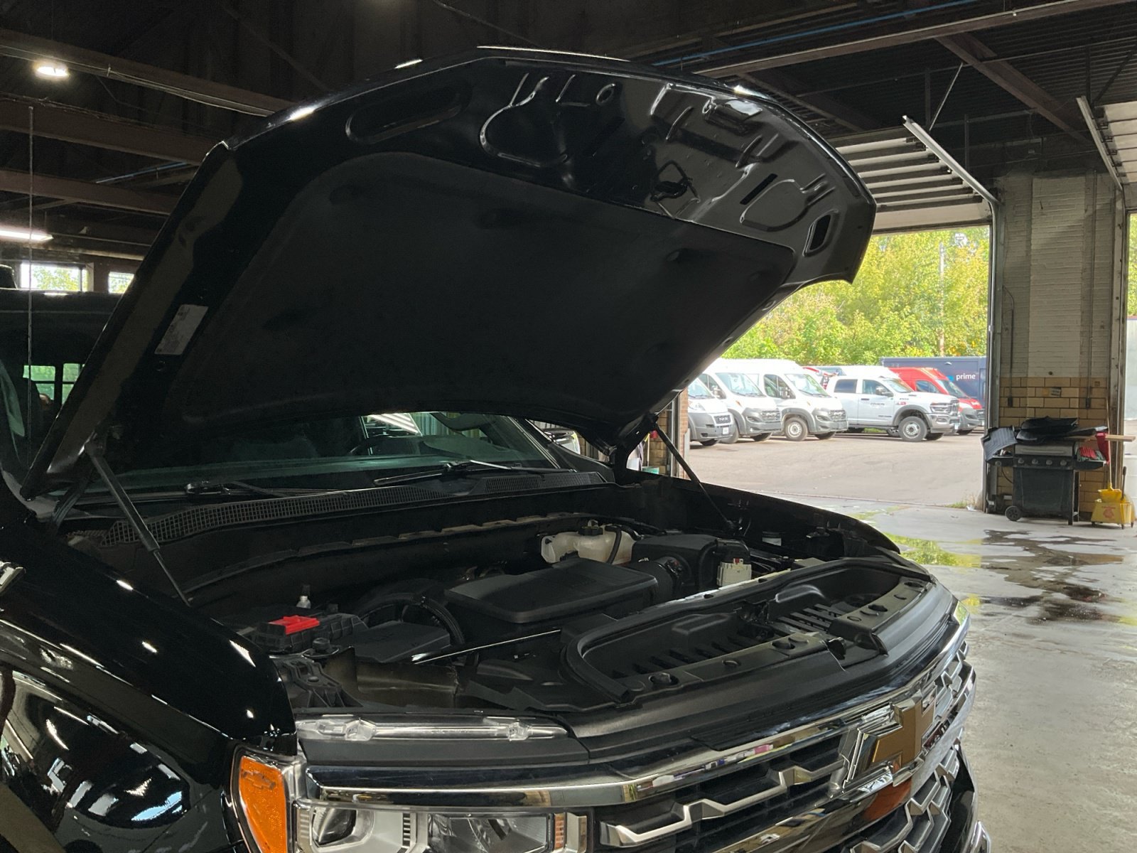 Used 2023 Chevrolet Silverado 1500 LTZ AWD/4WD image 32