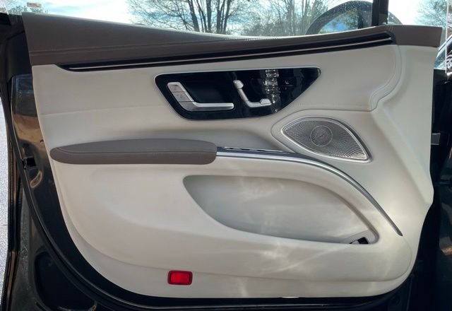 Used 2022 Mercedes-Benz EQS 580 4MATIC Sedan image 14