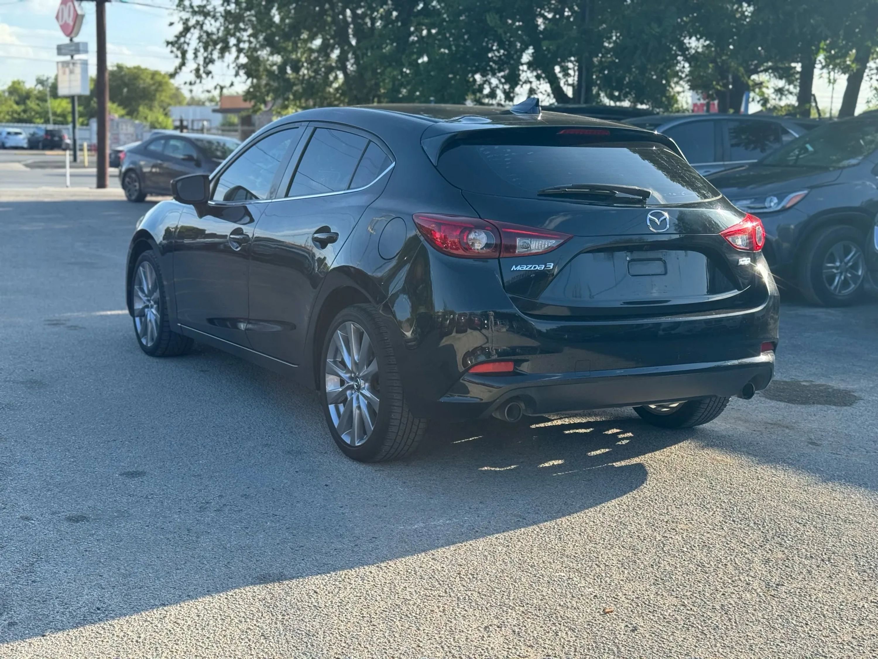 Used 2018 MAZDA MAZDA3 Touring image 7