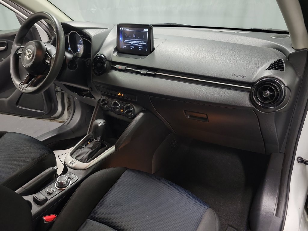 Used 2019 Toyota Yaris L FWD image 31