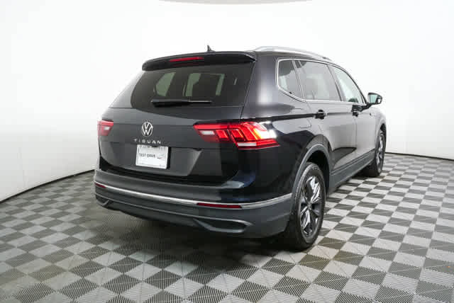 Certified 2024 Volkswagen Tiguan SE FWD image 26