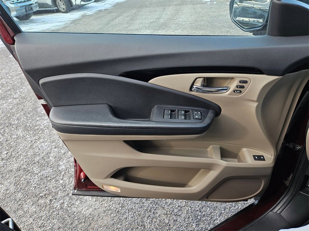 Used 2020 Honda Pilot Touring image 7