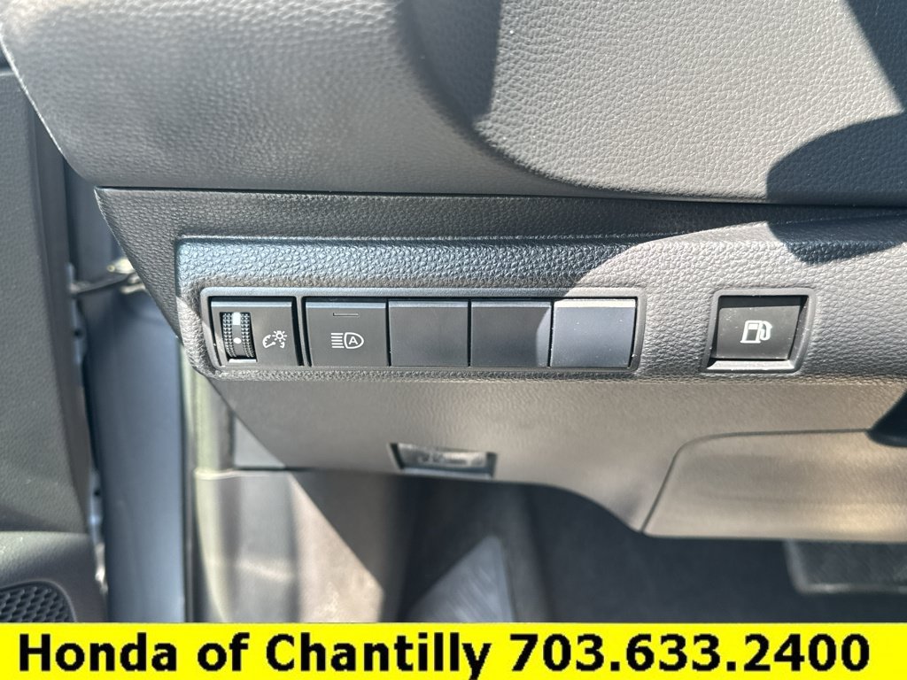 Used 2021 Toyota Corolla LE w/ Carpet Mat Package (TMS) FWD image 18