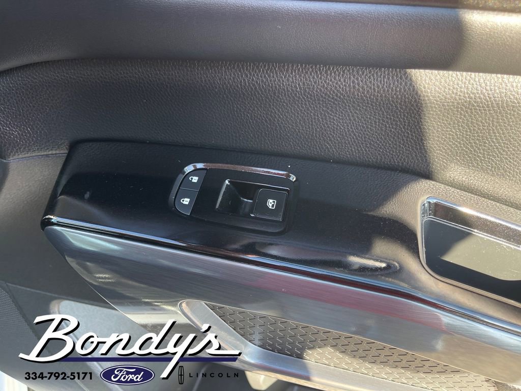 Used 2023 Nissan Pathfinder SL w/ Lighting Package (N92) image 22