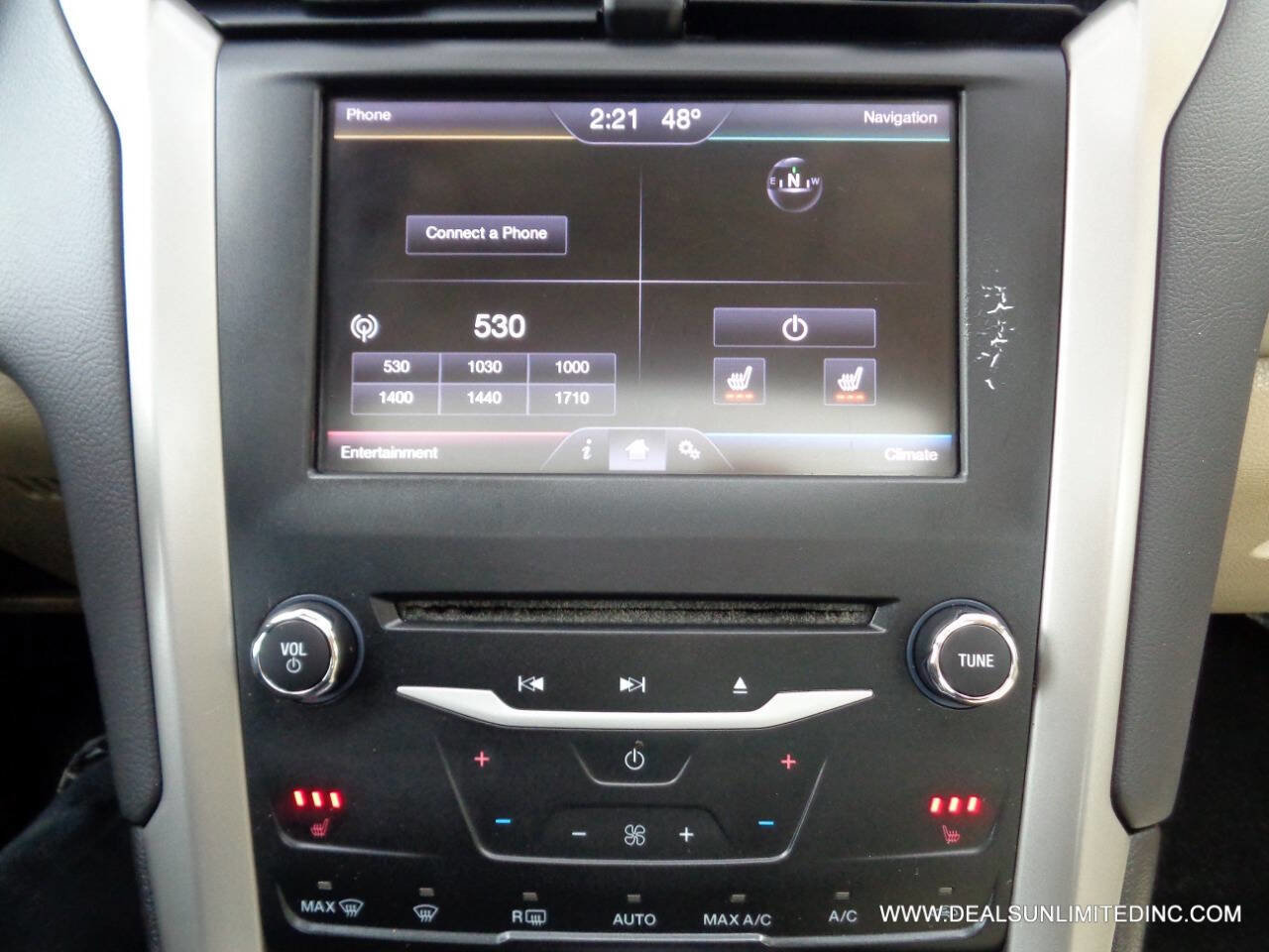Used 2014 Ford Fusion SE w/ Equipment Group 202A FWD image 14