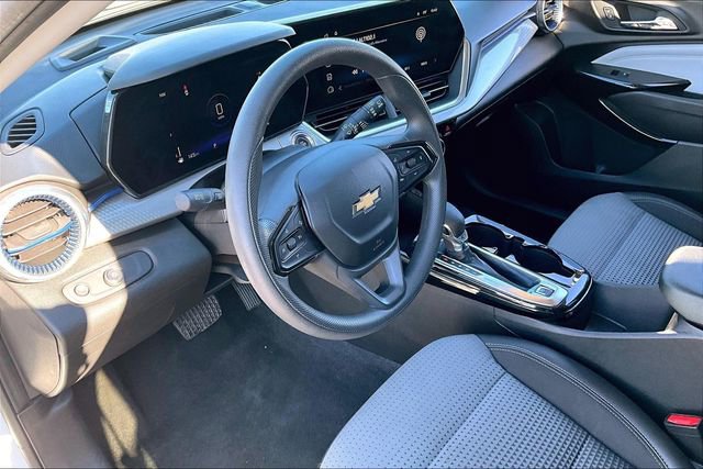 Used 2024 Chevrolet Trax LT image 16
