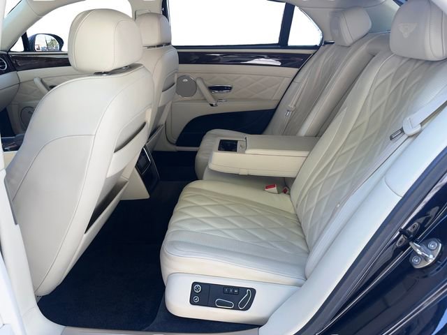Used 2014 Bentley Flying Spur W12 image 17