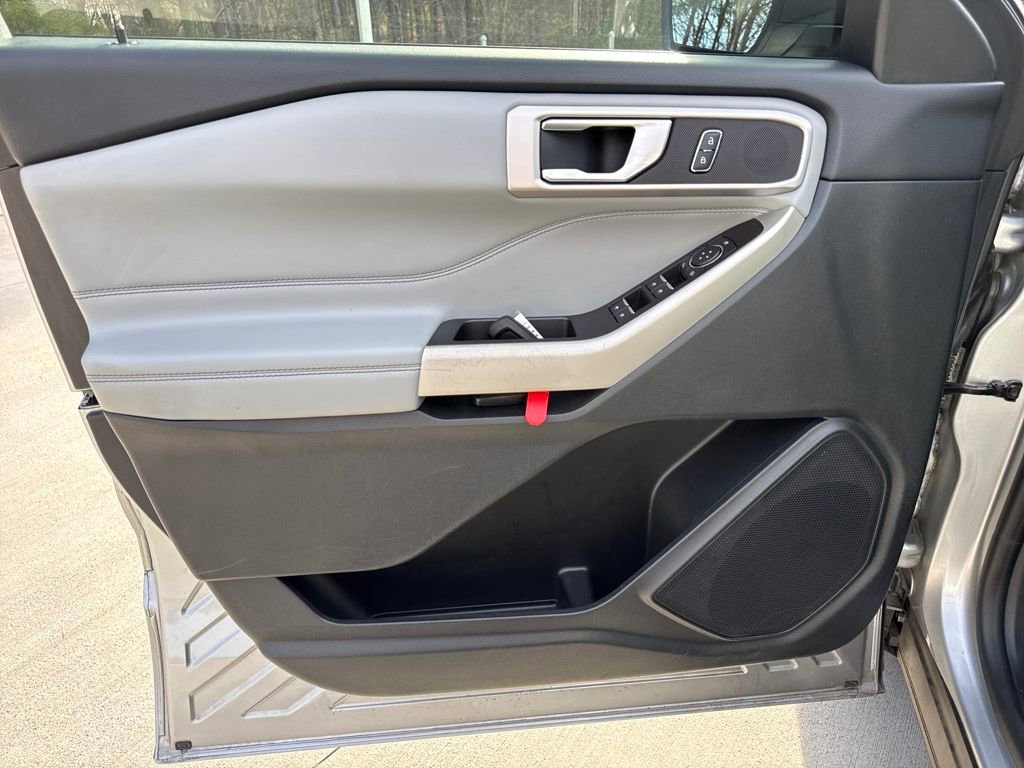 Used 2021 Ford Explorer XLT w/ Equipment Group 202A image 14