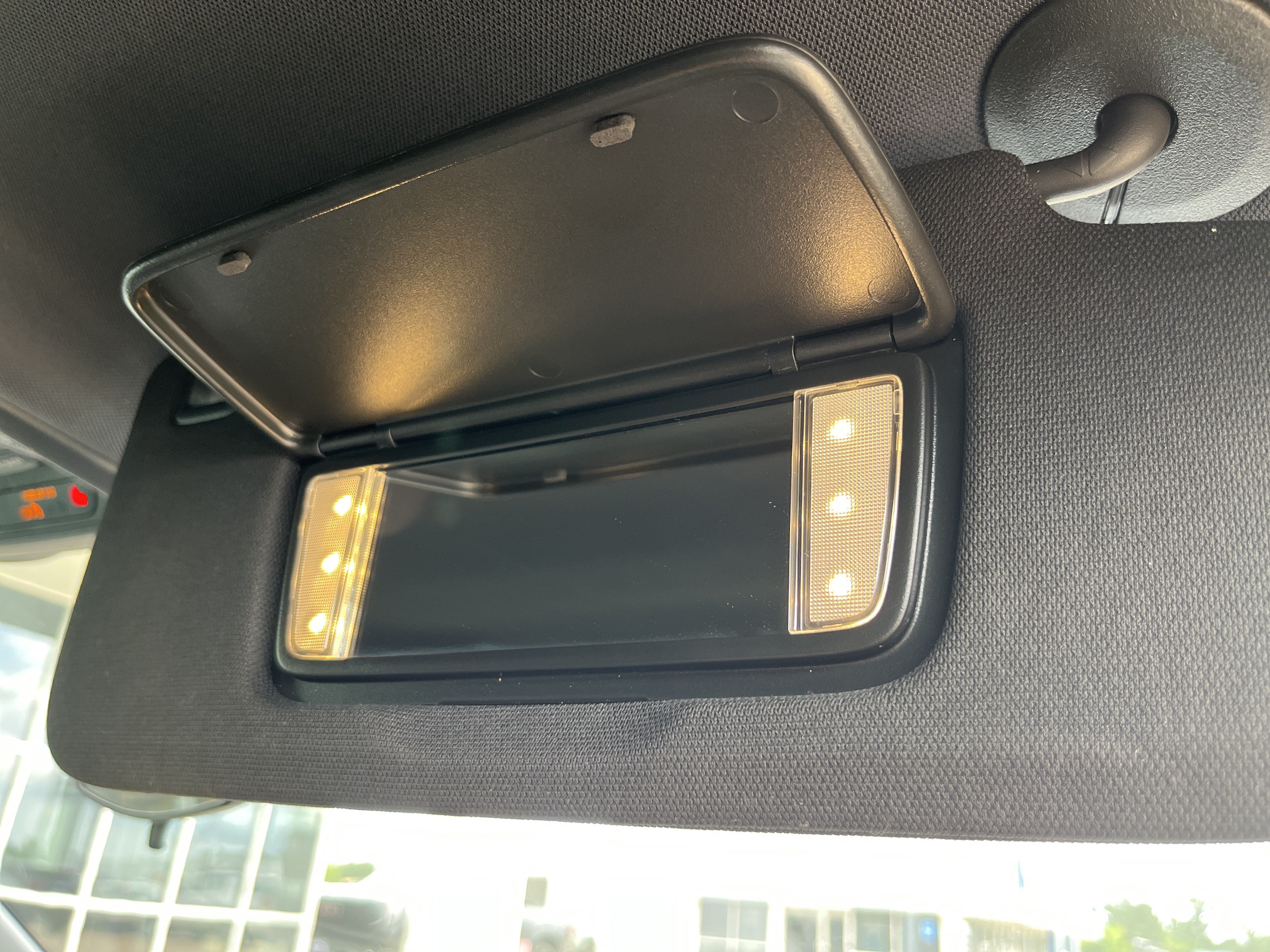 Used 2022 Chevrolet Equinox RS w/ RS Leather Package FWD image 21