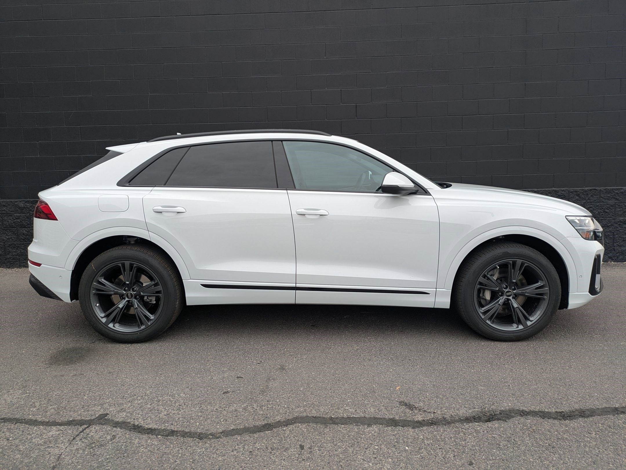 New 2026 Audi Q8 Premium image 4