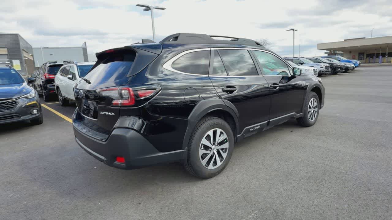 Used 2025 Subaru Outback Premium image 8
