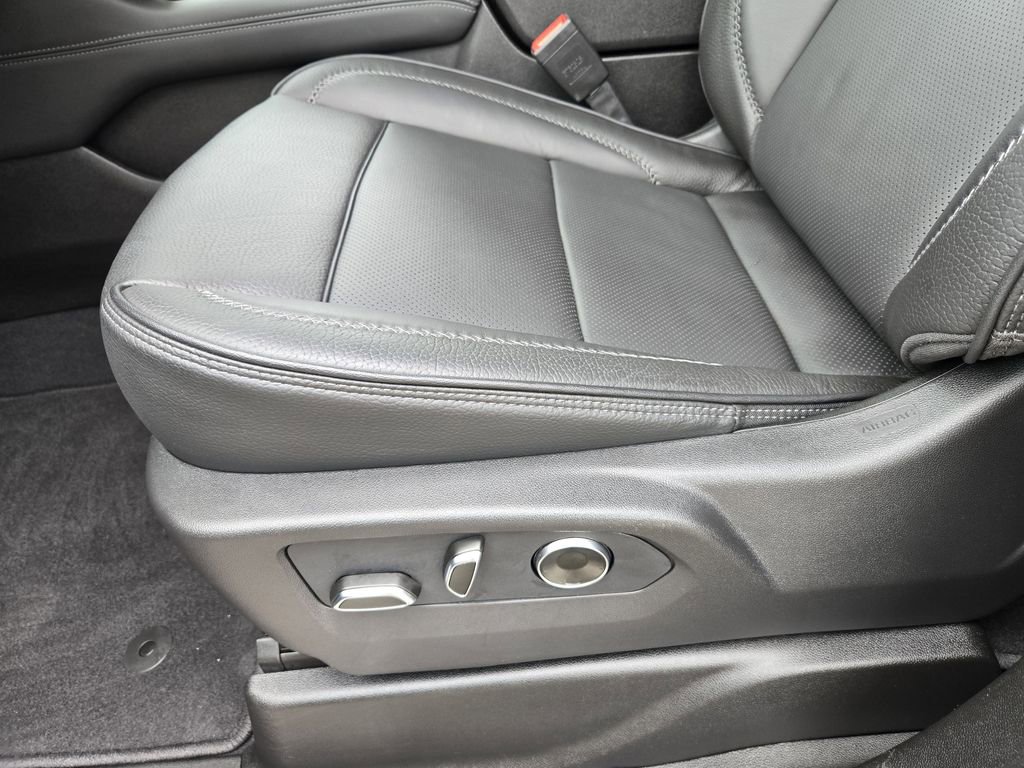 Used 2026 GMC Yukon Denali w/ Sun & Power Step Package AWD/4WD image 20