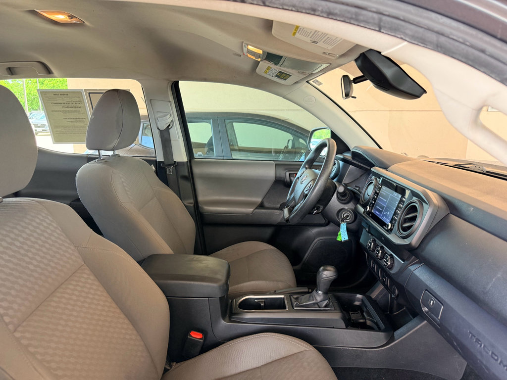 Used 2022 Toyota Tacoma SR w/ SR Convenience Package RWD image 11