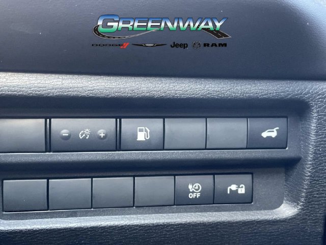 Used 2025 Mitsubishi Outlander SE AWD/4WD image 25