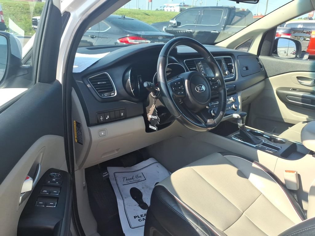 Used 2021 Kia Sedona EX FWD image 6