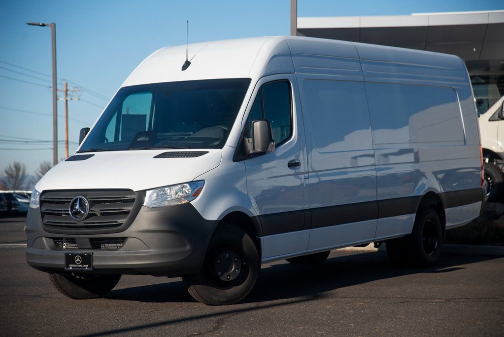 New 2025 Mercedes-Benz Sprinter 4500 video 1