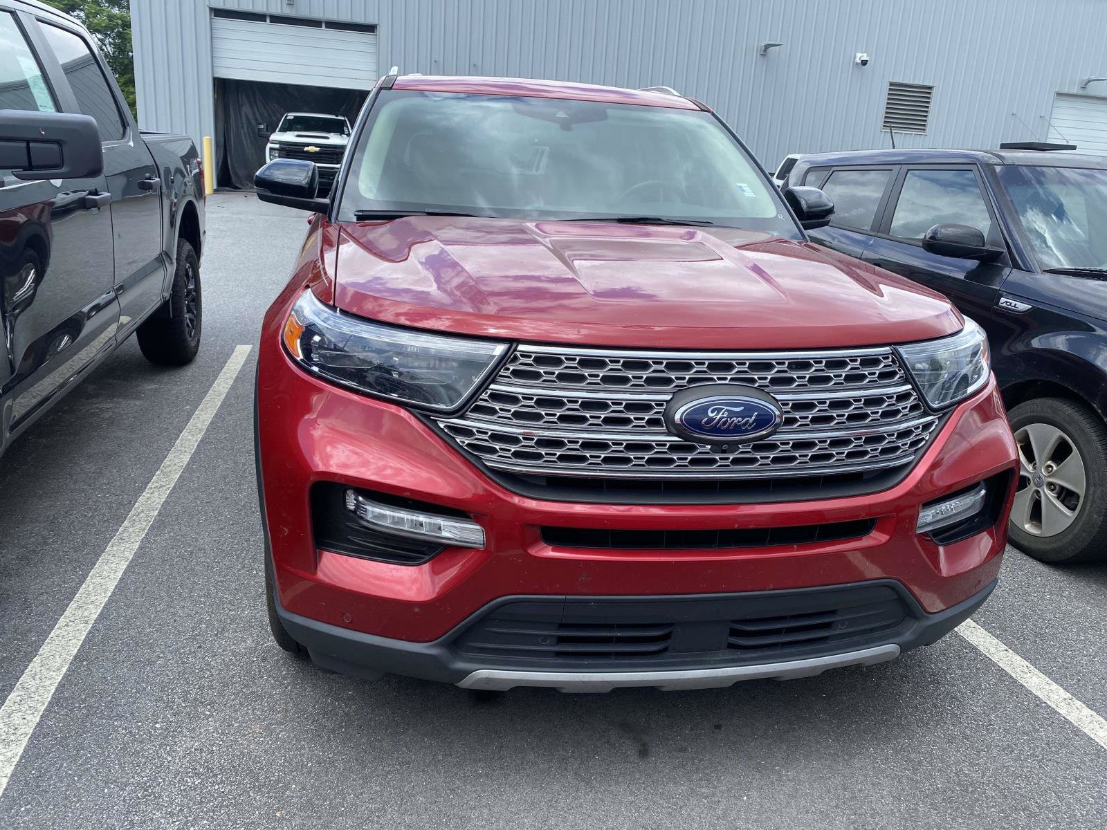 Certified 2022 Ford Explorer Limited w/ Equipment Group 301A RWD image 2