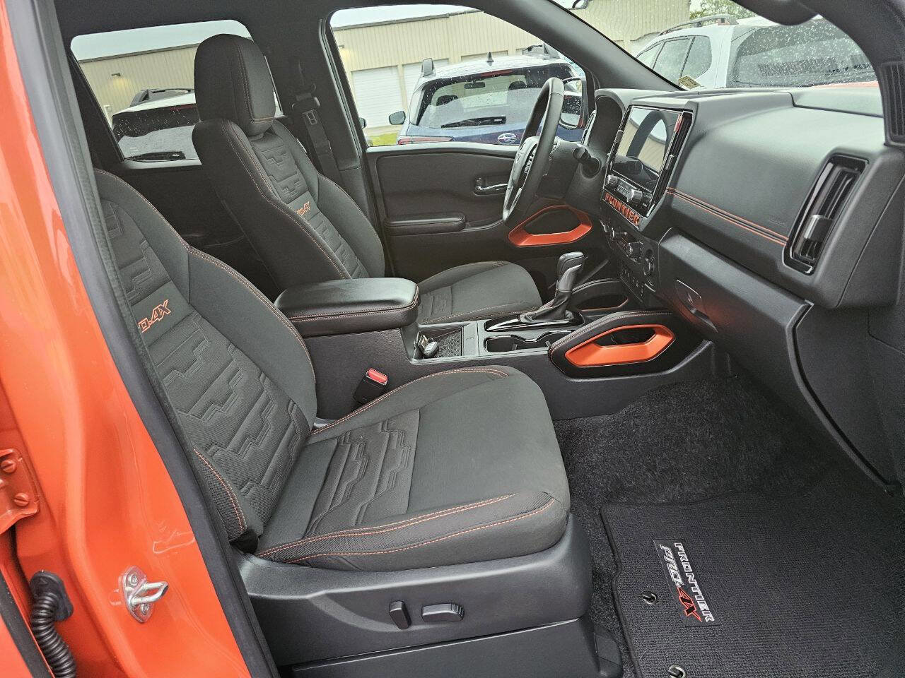 Used 2025 Nissan Frontier PRO-4X w/ Pro Convenience Package image 33