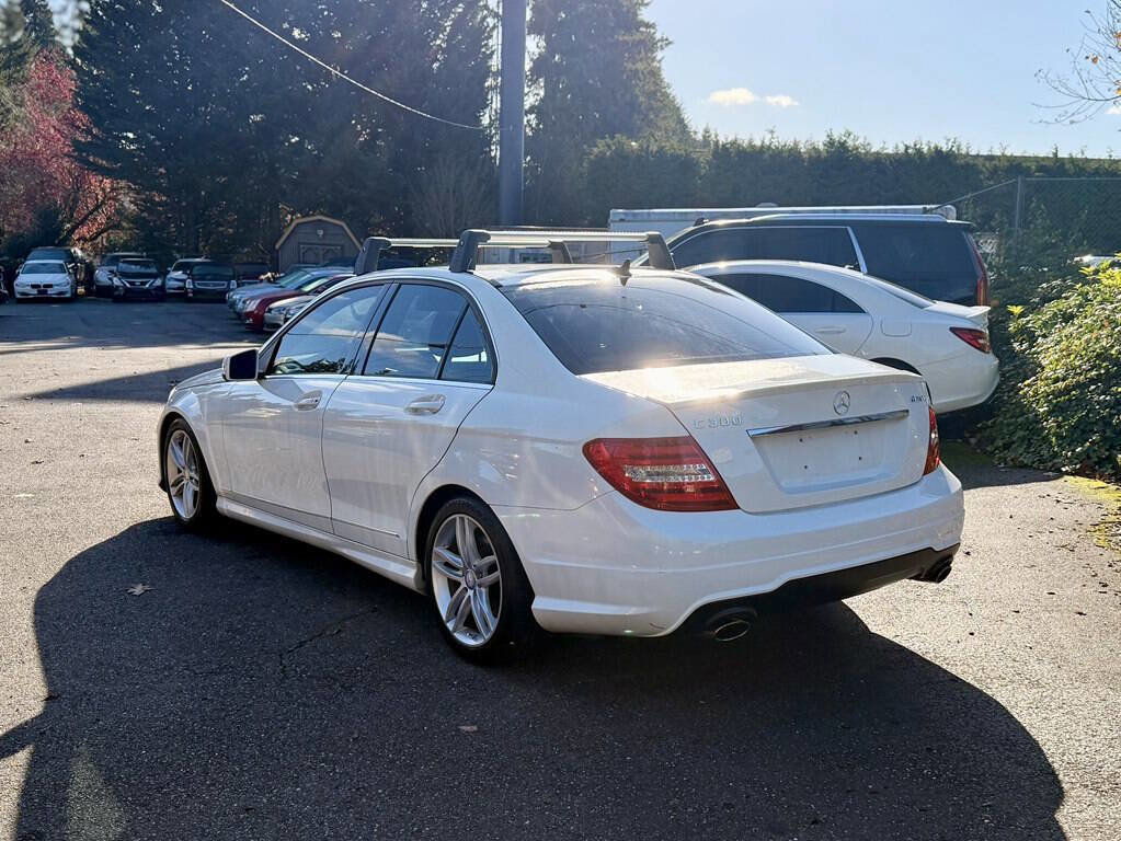 Used 2012 Mercedes-Benz C 300 4MATIC Sedan image 4