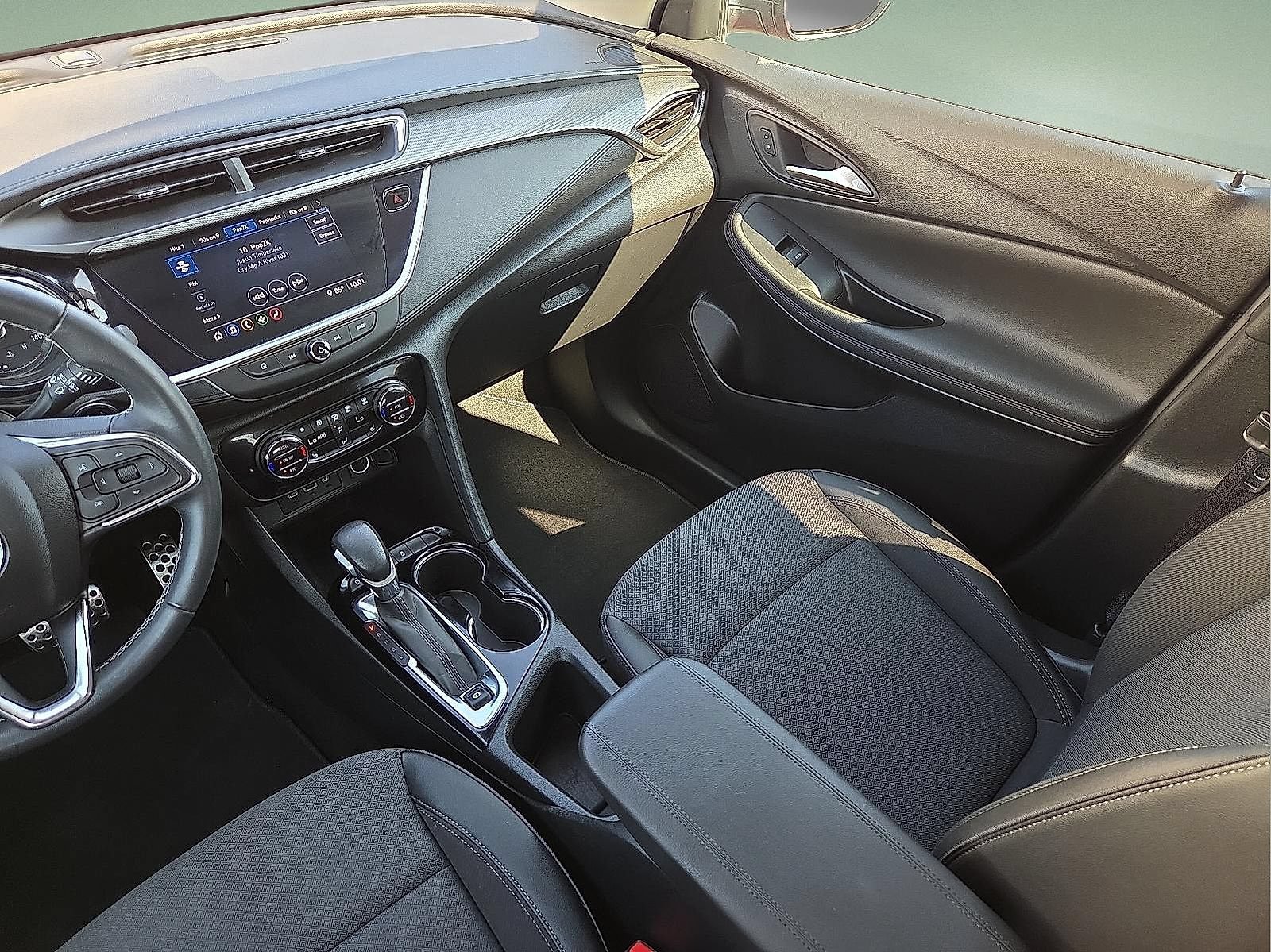 Certified 2023 Buick Encore GX Select w/ Sport Touring Package FWD image 19