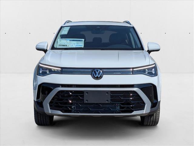 New 2025 Volkswagen Taos SEL image 5