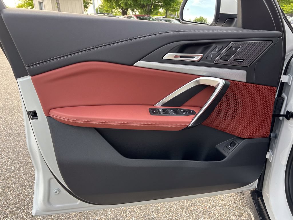 New 2026 BMW X1 xDrive28i AWD/4WD image 10
