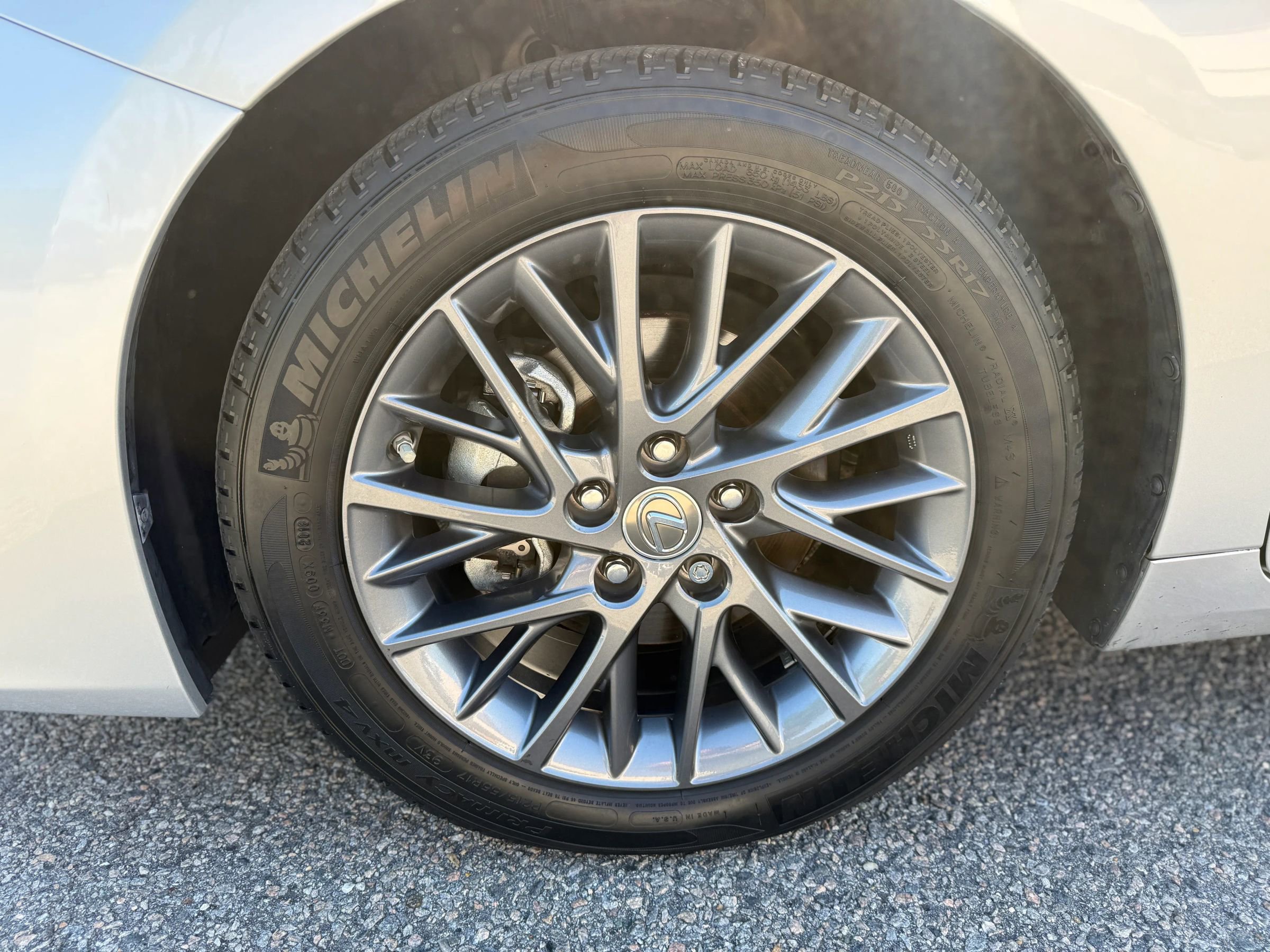 Used 2018 Lexus ES 350 w/ Navigation System Package image 12