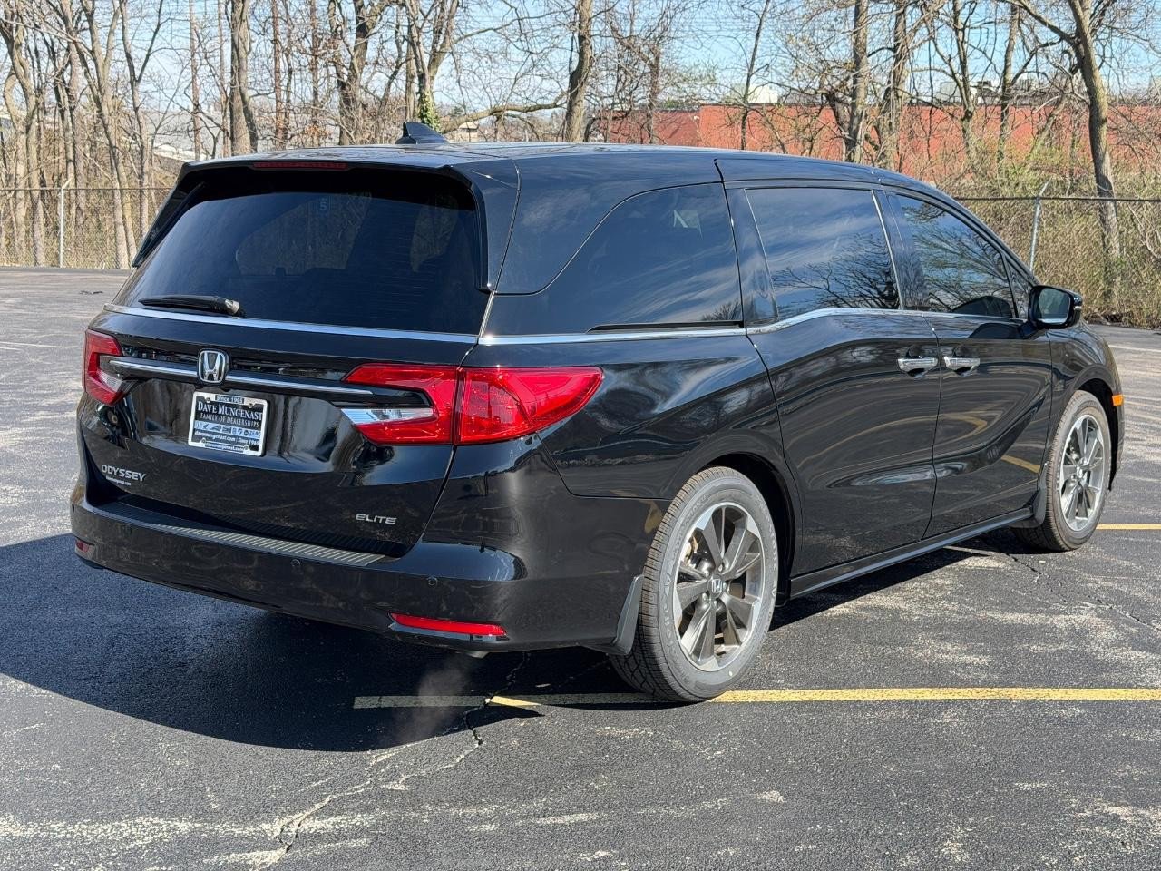 Used 2023 Honda Odyssey Elite image 3
