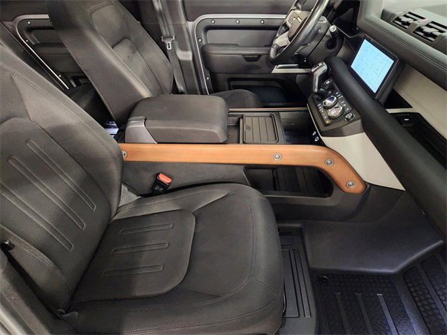 Used 2021 Land Rover Defender 110 image 3