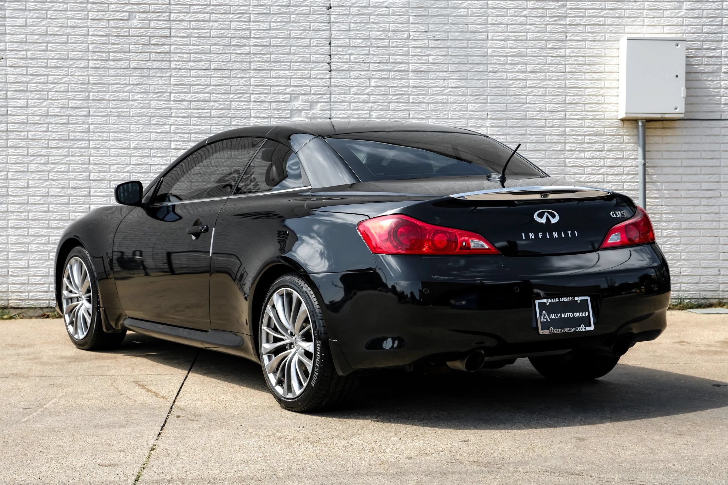 Used 2012 INFINITI G37 Convertible w/ Premium Pkg RWD image 9