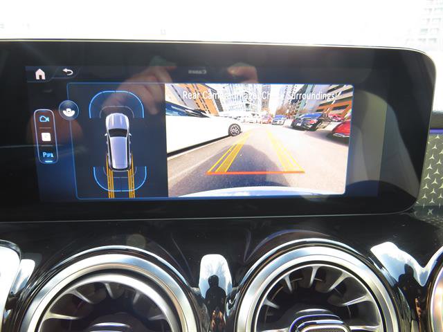 Used 2025 Mercedes-Benz GLB 250 4MATIC image 18